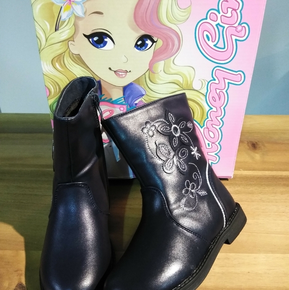 Adorable navy boots - Picture 8 of 8